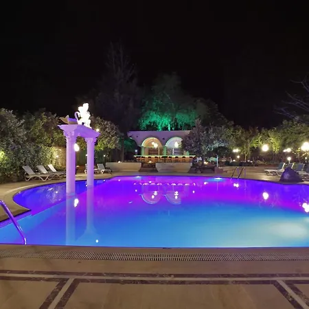 Green Valley Otel *