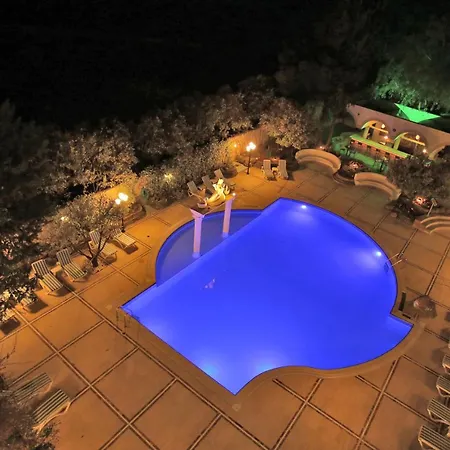 Green Valley Hotel *